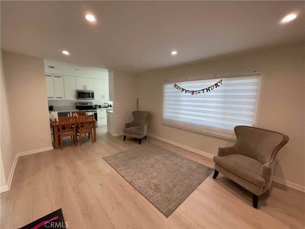 1206 E Harvard St #1206D - Photo 4 of 10