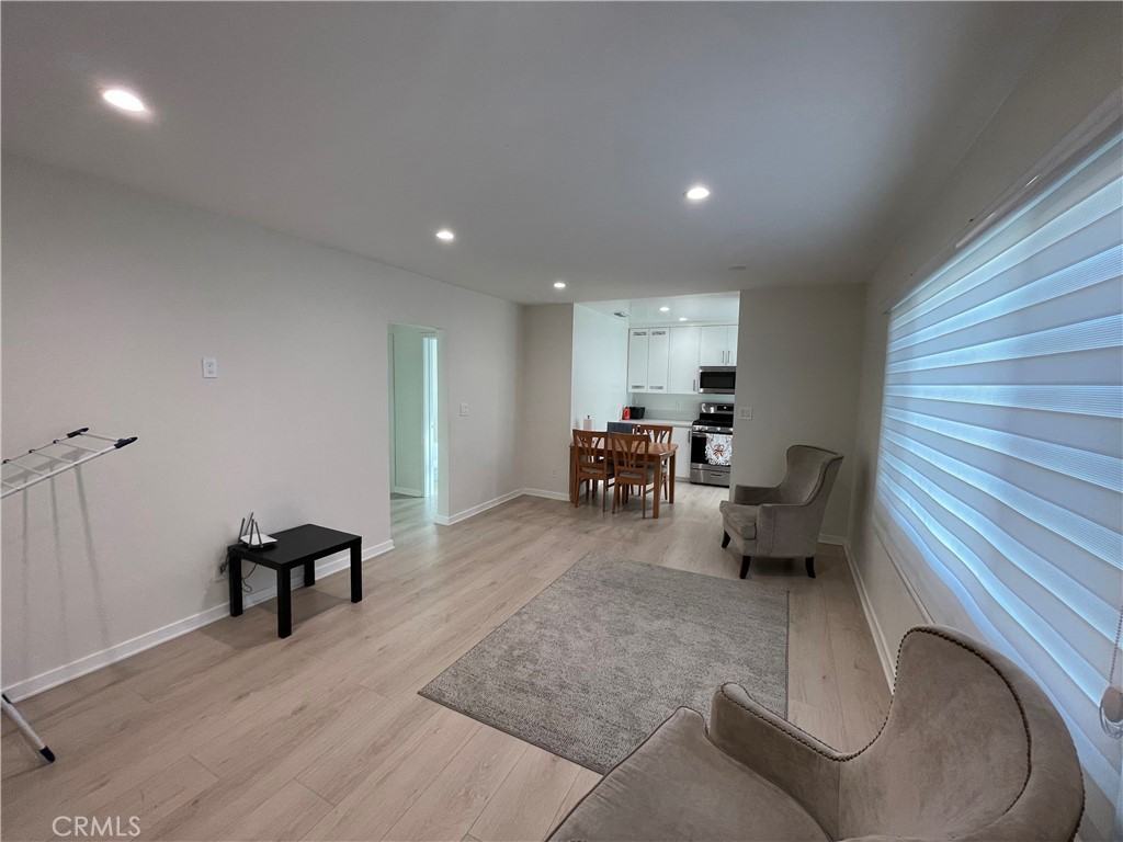 1206 E Harvard St #1206D - Photo 5 of 10