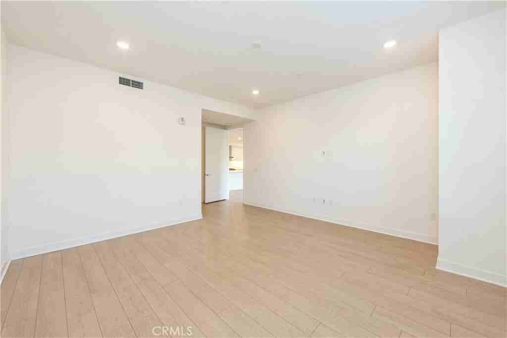 1205 Rivington #1205 - Photo 2 of 25