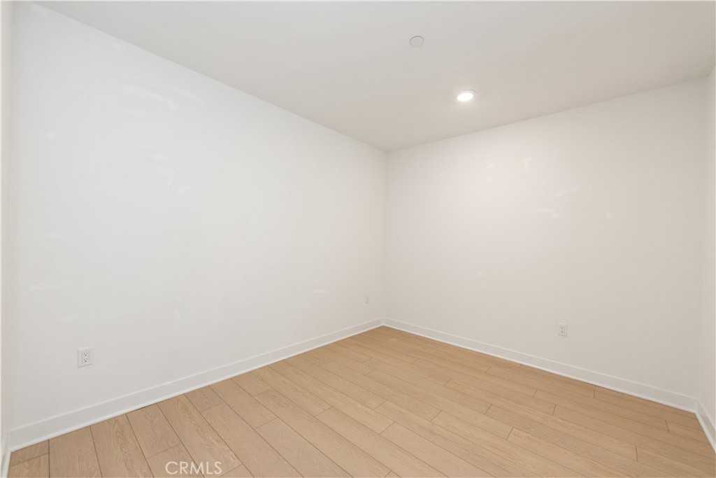 1205 Rivington #1205 - Photo 3 of 25