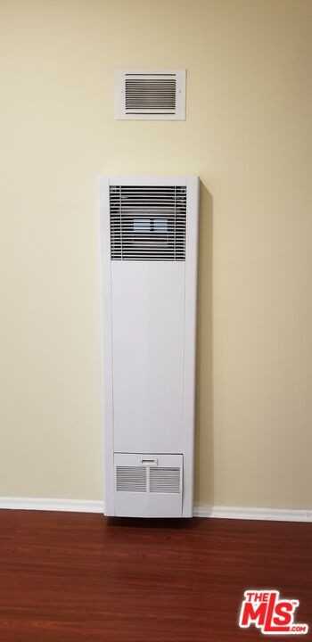 5950 Carlton Way #5950-13 - Photo 2 of 24