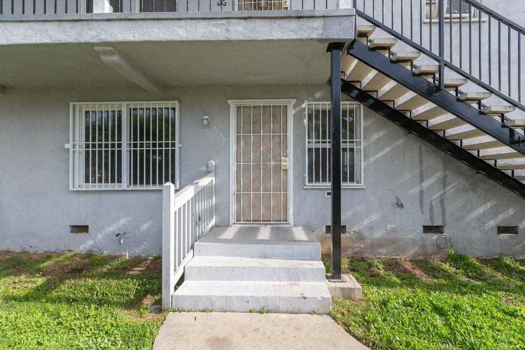 1055 W 84th Pl #1055 - Photo 2 of 7