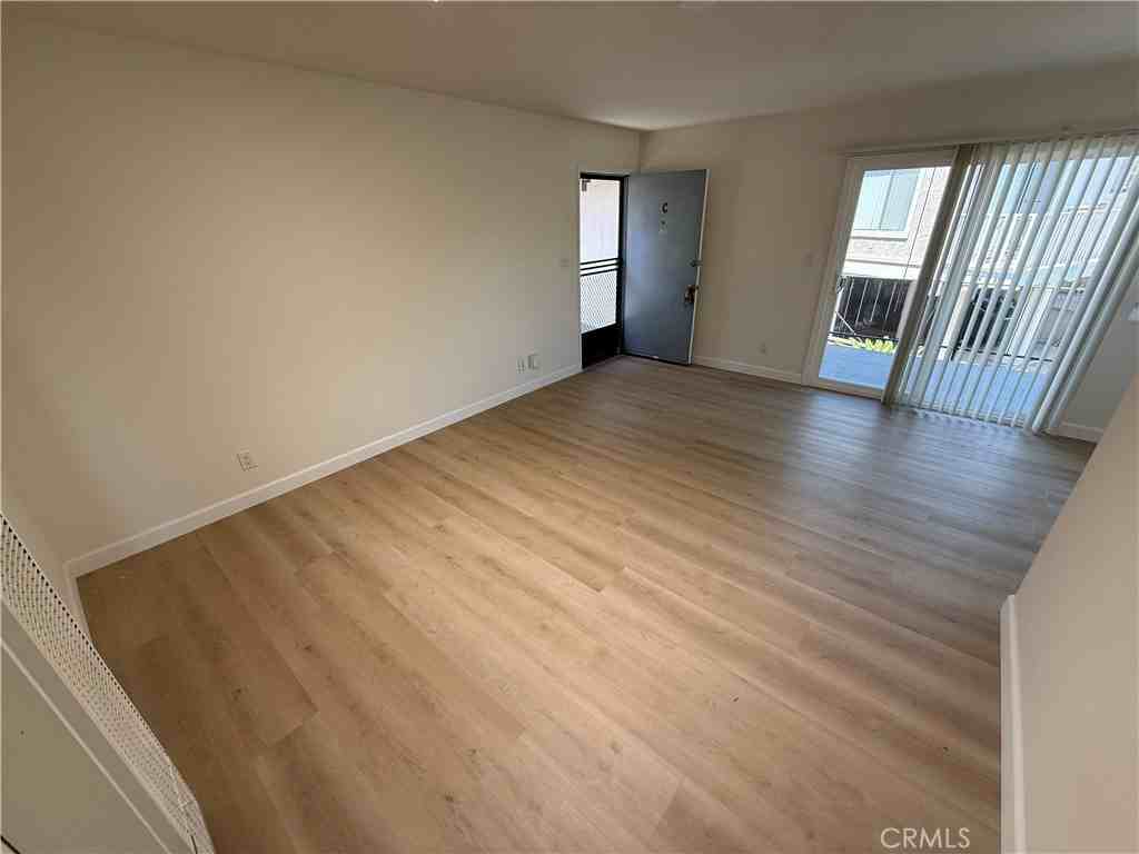 242 W Canada #242C - Photo 4 of 10