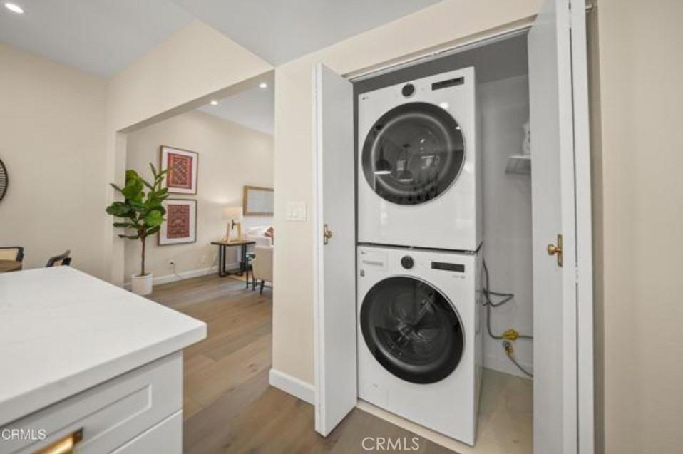 511 S El Molino Ave #511-17 - Photo 2 of 17