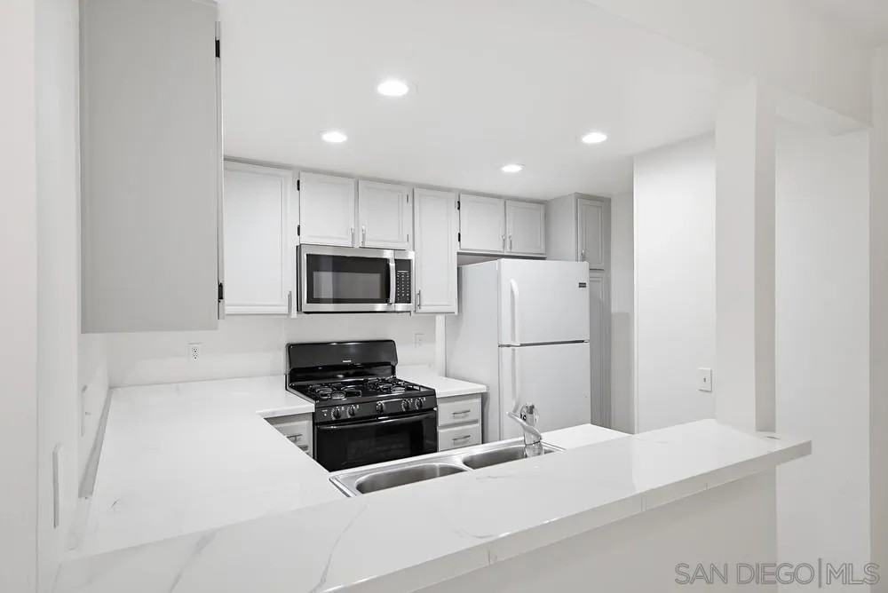 3051 Brookpine Ct #3051 - Photo 5 of 50