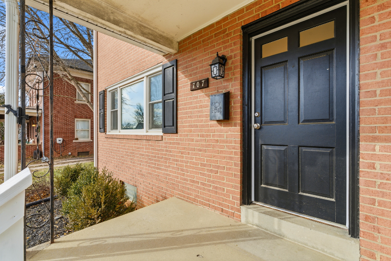 707 Fairview Ave - Photo 3 of 37