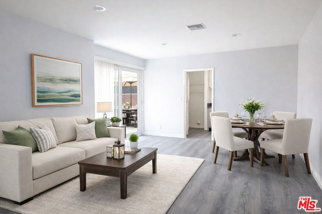 10509 S Van Ness Ave #10509-2 - Photo 2 of 16