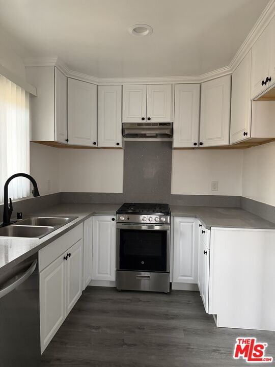 10509 S Van Ness Ave #10509-2 - Photo 6 of 16