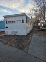 featured image of 10 8th Ave #15