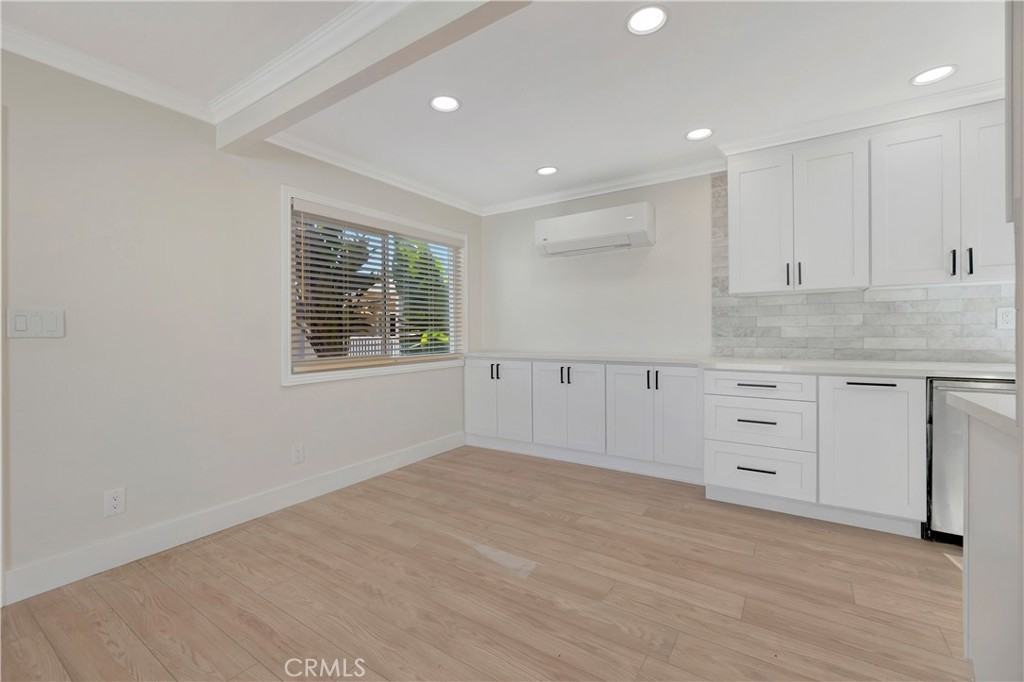 209 13th St #209D - Photo 4 of 46