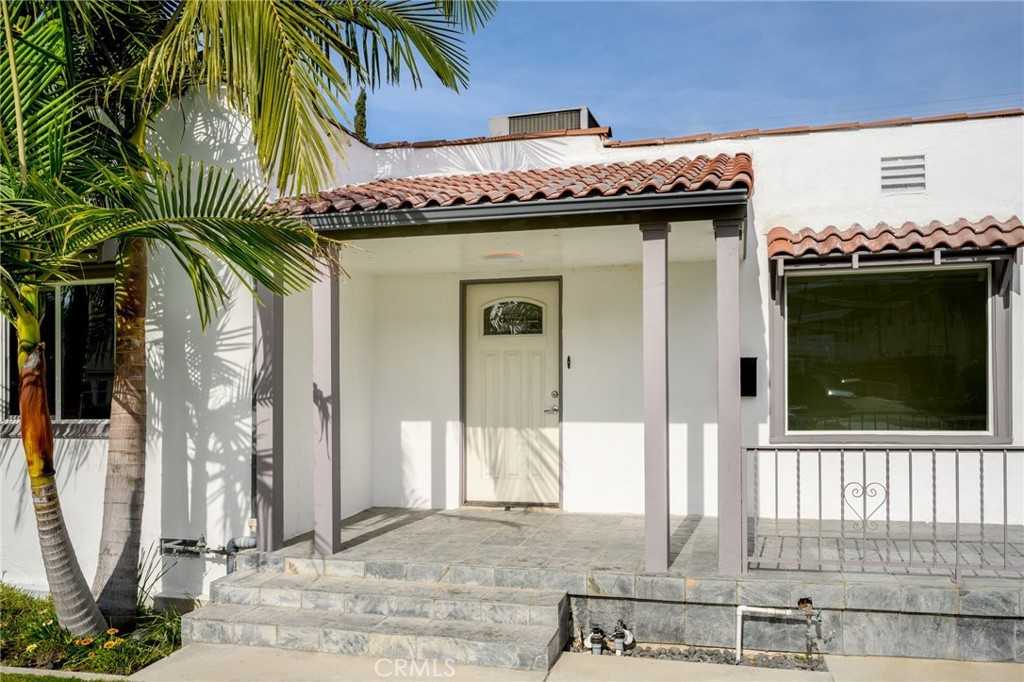 525 W Wilson Ave #525 - Photo 2 of 21