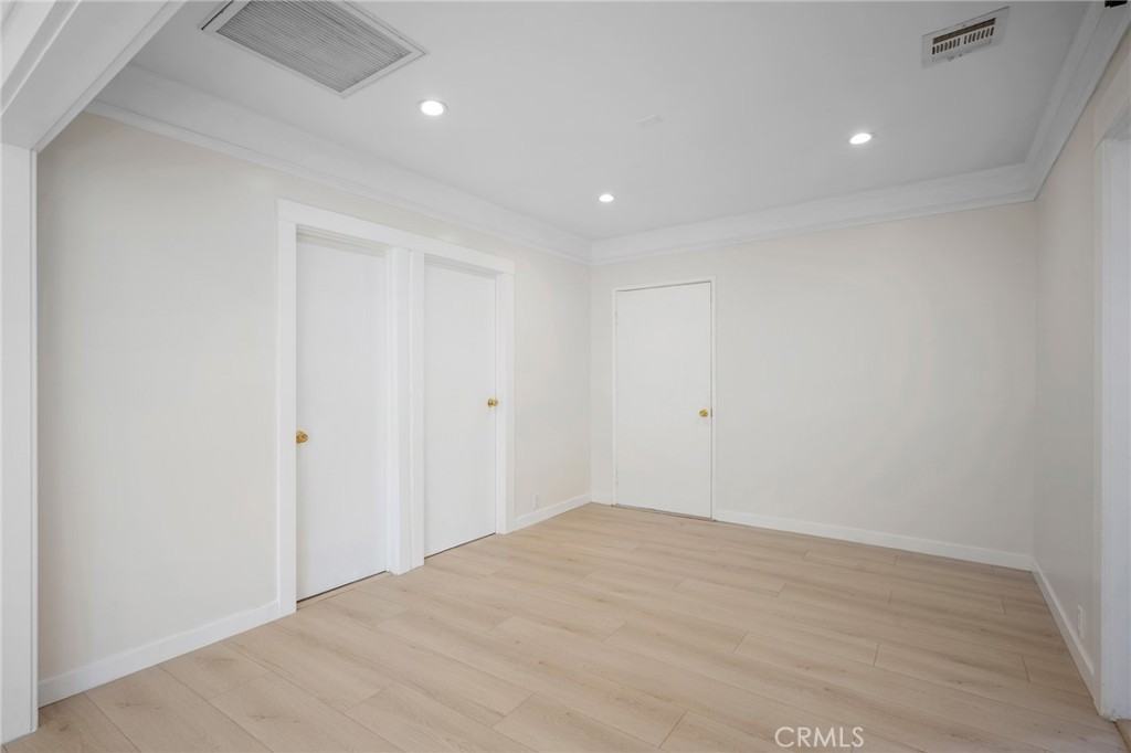 525 W Wilson Ave #525 - Photo 6 of 21