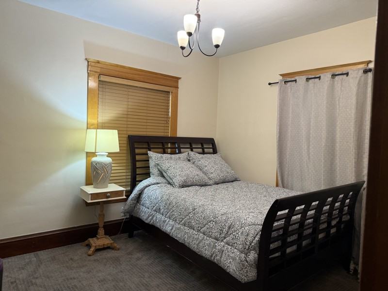 2334 Brewster St - Photo 2 of 6