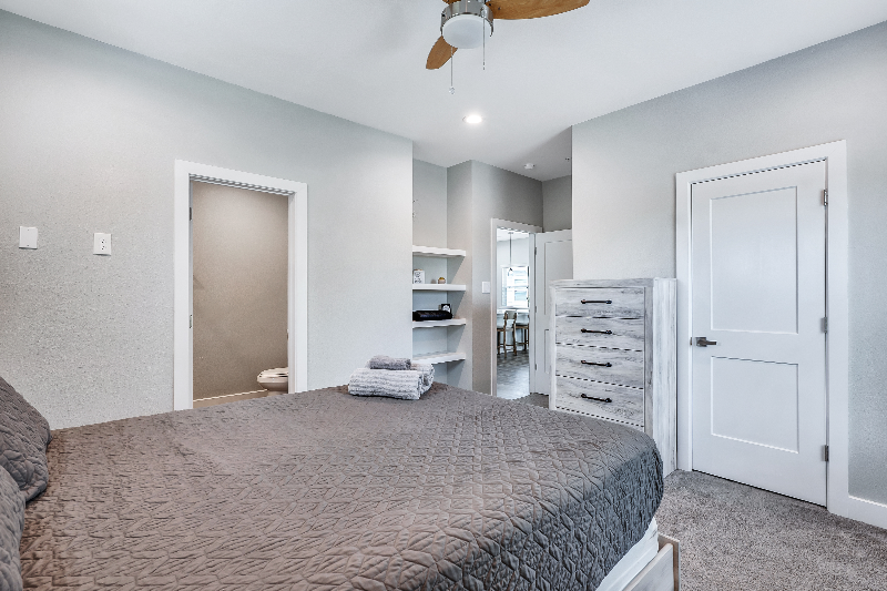 144 W 5th St #B - Photo 4 of 18