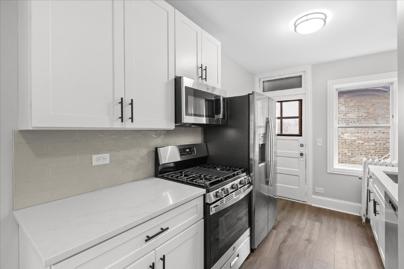 6430 N Richmond St #3 - Photo 3 of 14