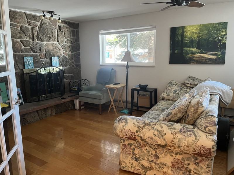 2240 Hillsdale Cir - Photo 4 of 20