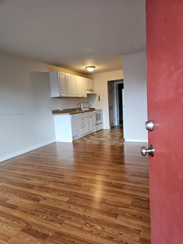 224 Bellevue Ave E #8 - Photo 2 of 11