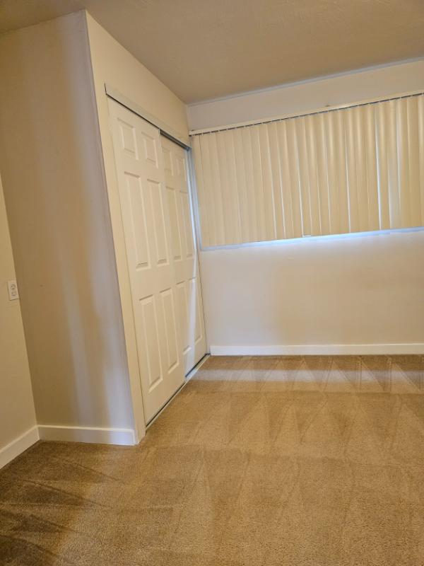 224 Bellevue Ave E #8 - Photo 6 of 11