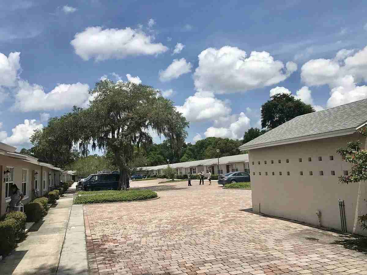 Oak Haven Villas - Photo 2 of 5