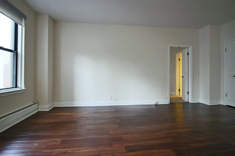 196 E Chestnut St - Photo 3 of 6