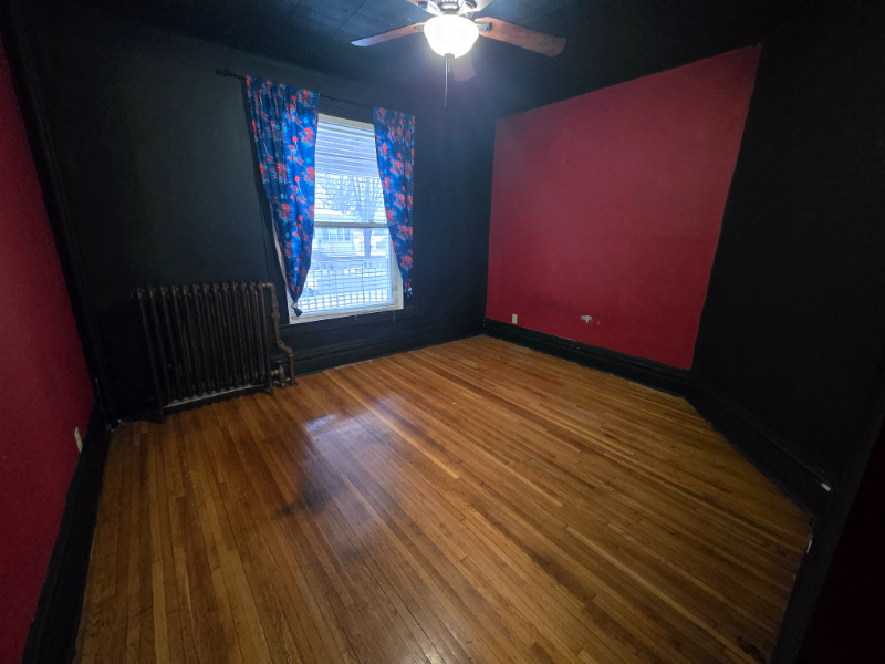 994 Reaney Ave - Photo 3 of 12