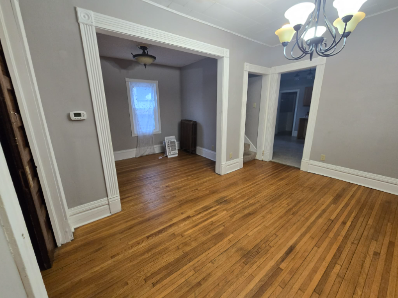 994 Reaney Ave - Photo 4 of 12