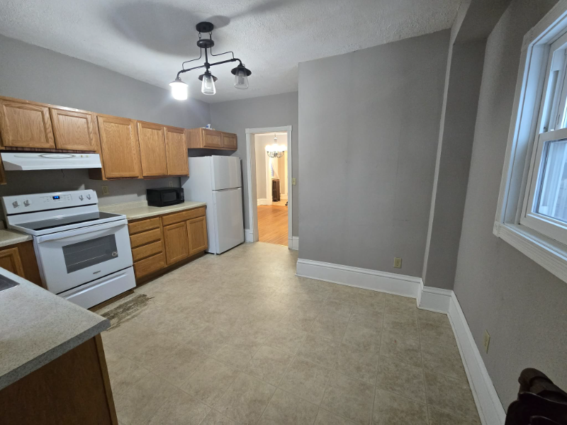 994 Reaney Ave - Photo 6 of 12