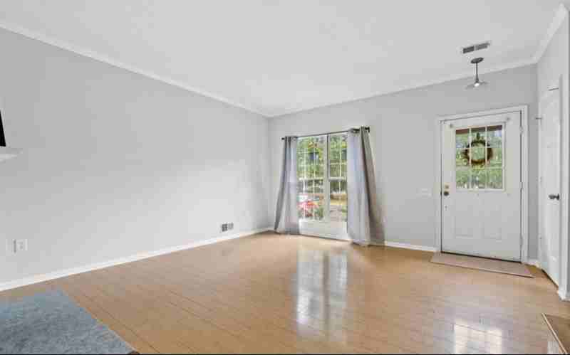 7136 Strawn Ct - Photo 3 of 19