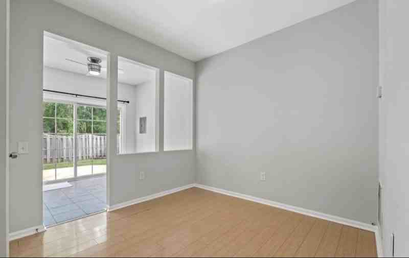 7136 Strawn Ct - Photo 4 of 19