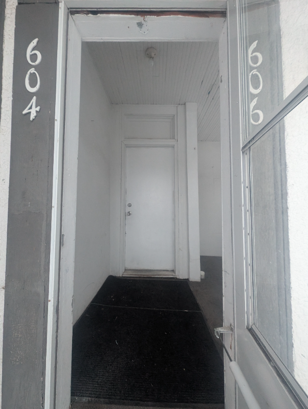 604 Adams St Ne #1 - Photo 5 of 16