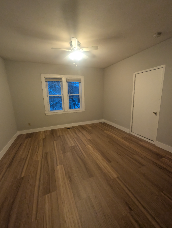 604 Adams St Ne #1 - Photo 6 of 16