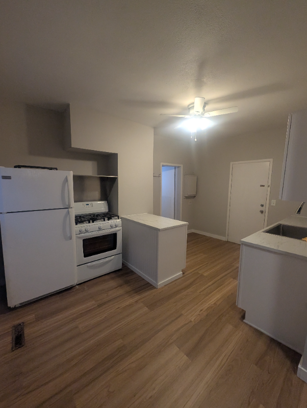 604 Adams St Ne #1 - Photo 7 of 16