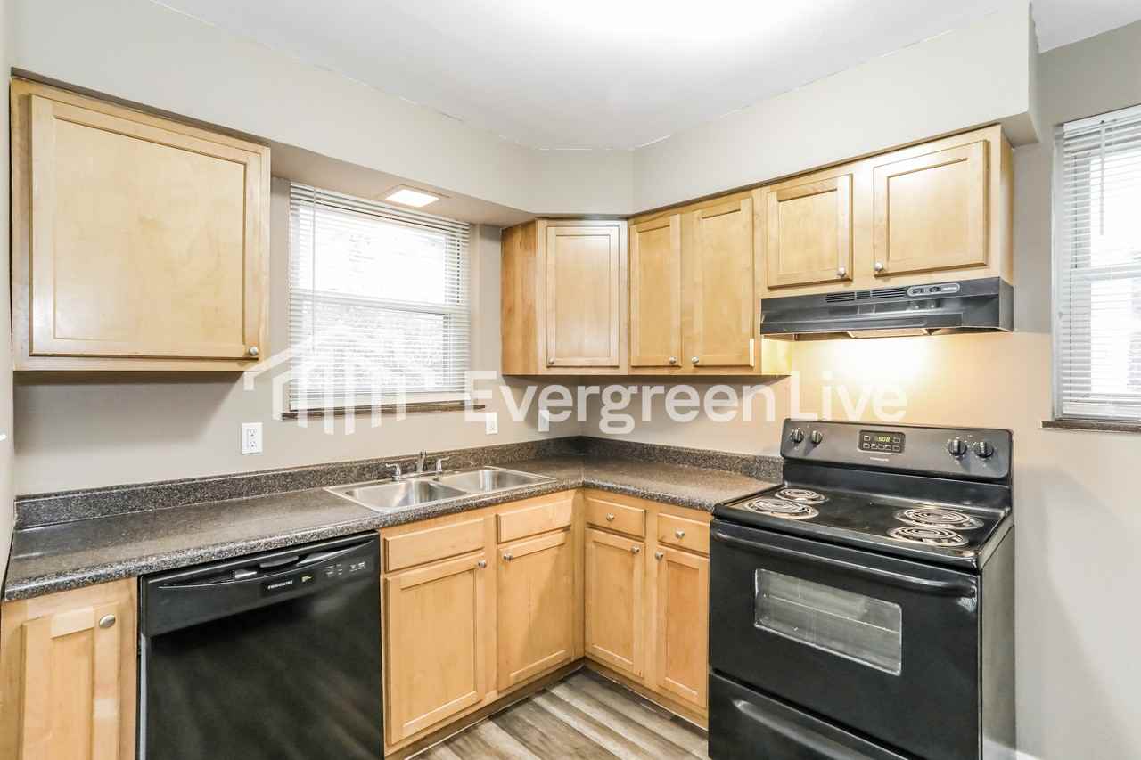 5104 Lillian Dr - Photo 4 of 14