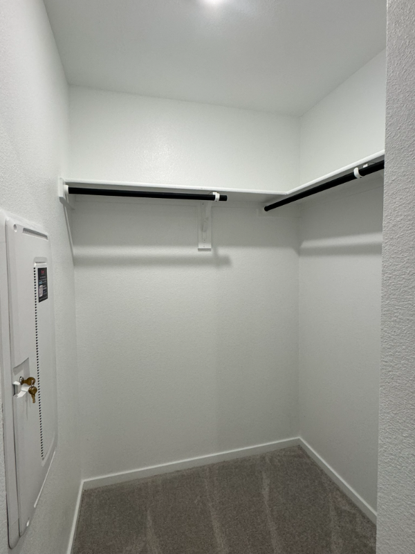 12188 Steeplechase Dr - Photo 7 of 10