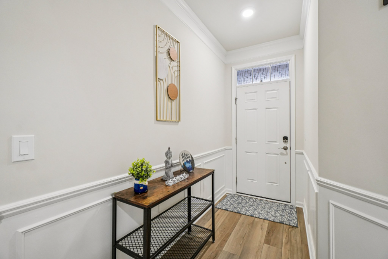 525 Addison Cir - Photo 4 of 32