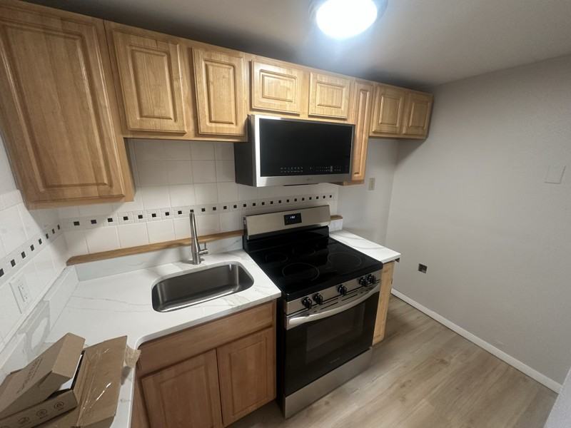 261 Plymouth St - Photo 4 of 7