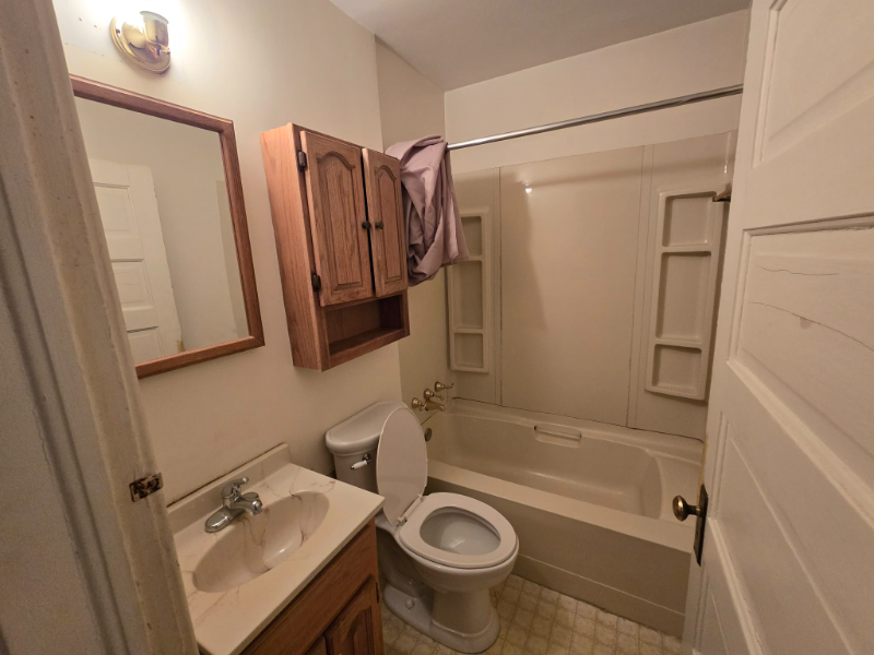 2906 Knox Ave N - Photo 6 of 7