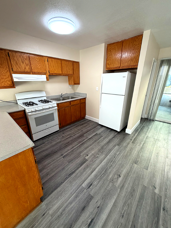 610 Silverwood Ave #B - Photo 5 of 29