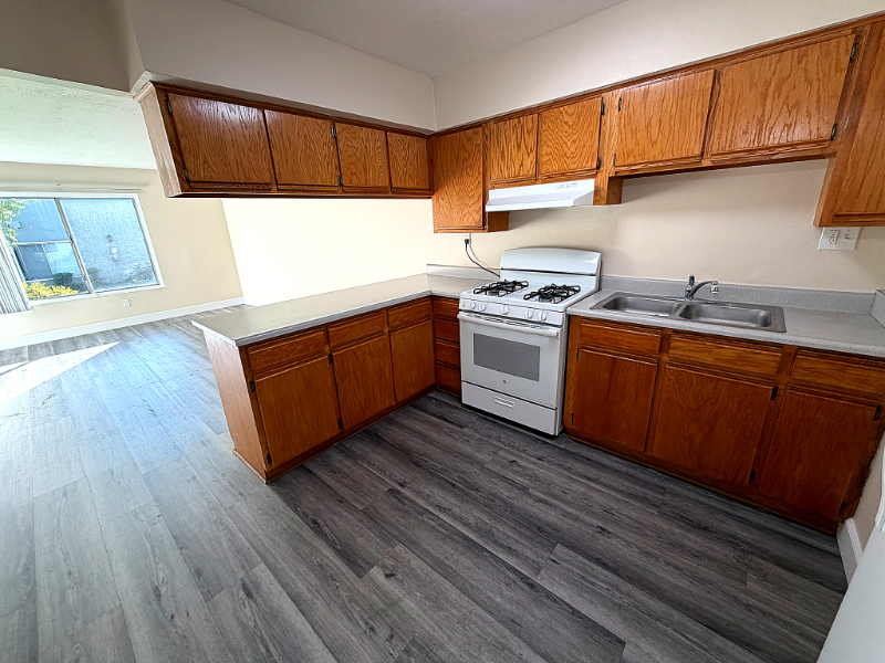 610 Silverwood Ave #B - Photo 6 of 29