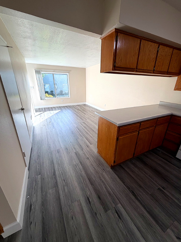 610 Silverwood Ave #B - Photo 7 of 29