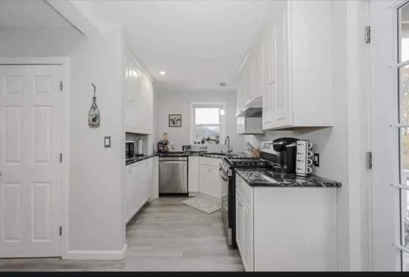 35 Honora Ave #A - Photo 4 of 18