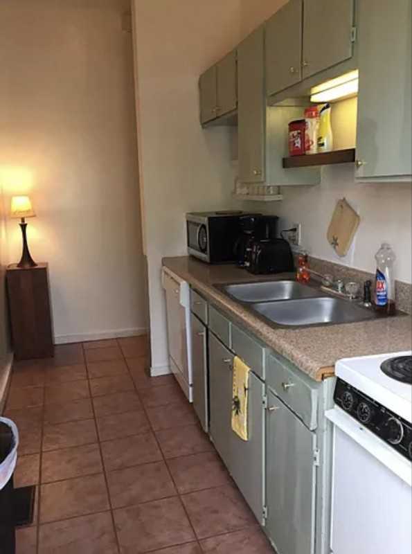 320 W Hall St #A - Photo 4 of 8