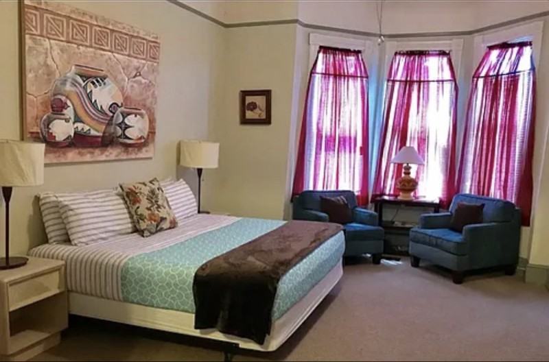 320 W Hall St #A - Photo 5 of 8