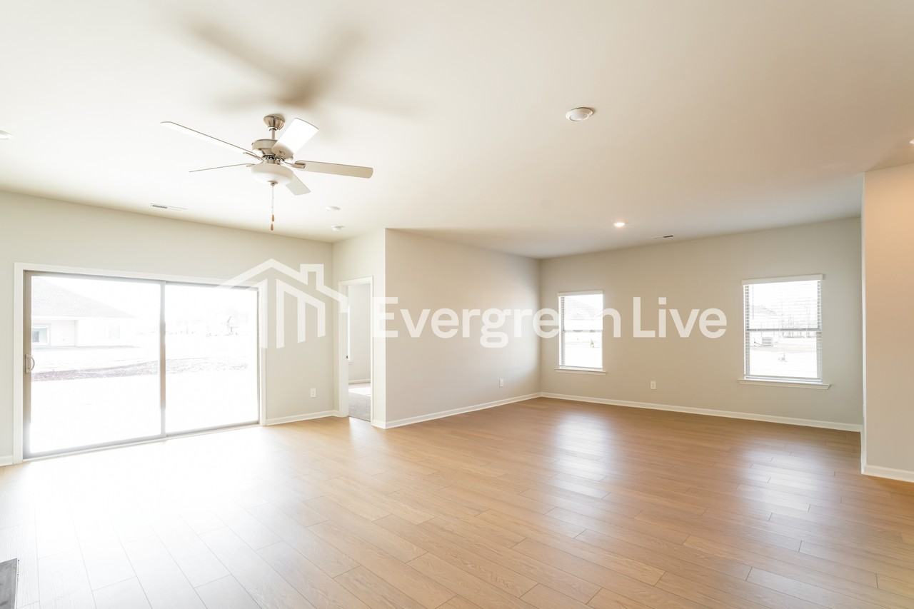 100 Chain Bridge Cir - Photo 2 of 15