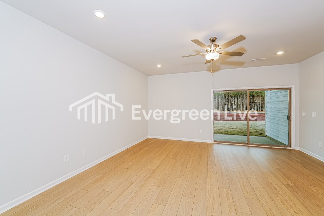 152 Fenwick Pl - Photo 4 of 16