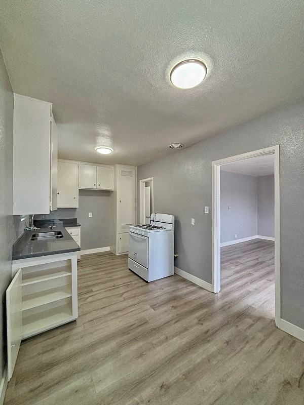 528 W Magnolia St #B - Photo 3 of 8