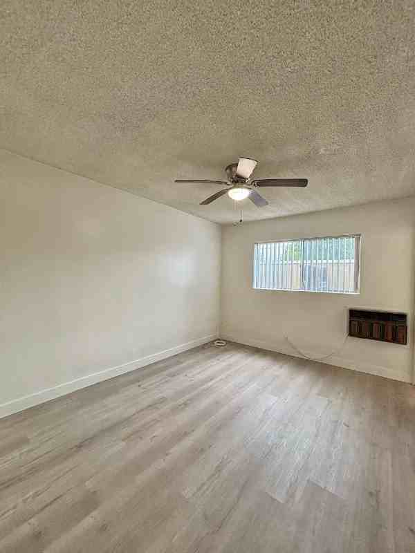 219 S Lillie Ave #5 - Photo 6 of 9