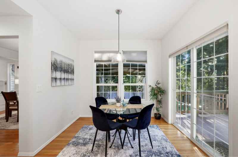 2541 Lynnwood Ave Ne - Photo 5 of 24