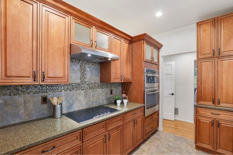 2541 Lynnwood Ave Ne - Photo 6 of 24