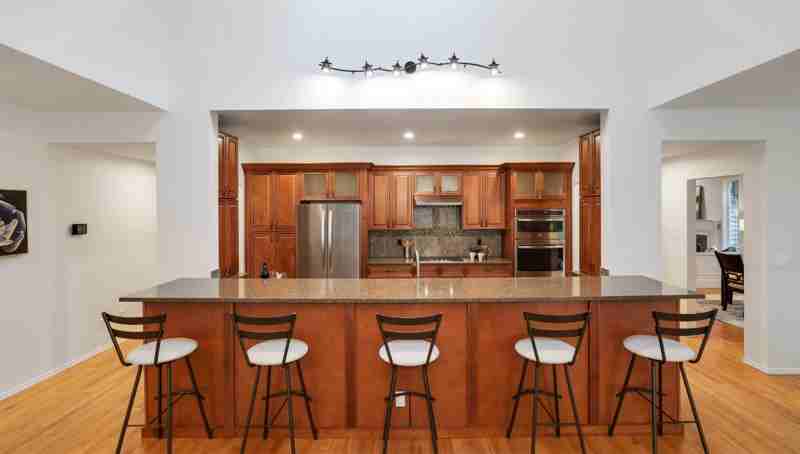 2541 Lynnwood Ave Ne - Photo 7 of 24